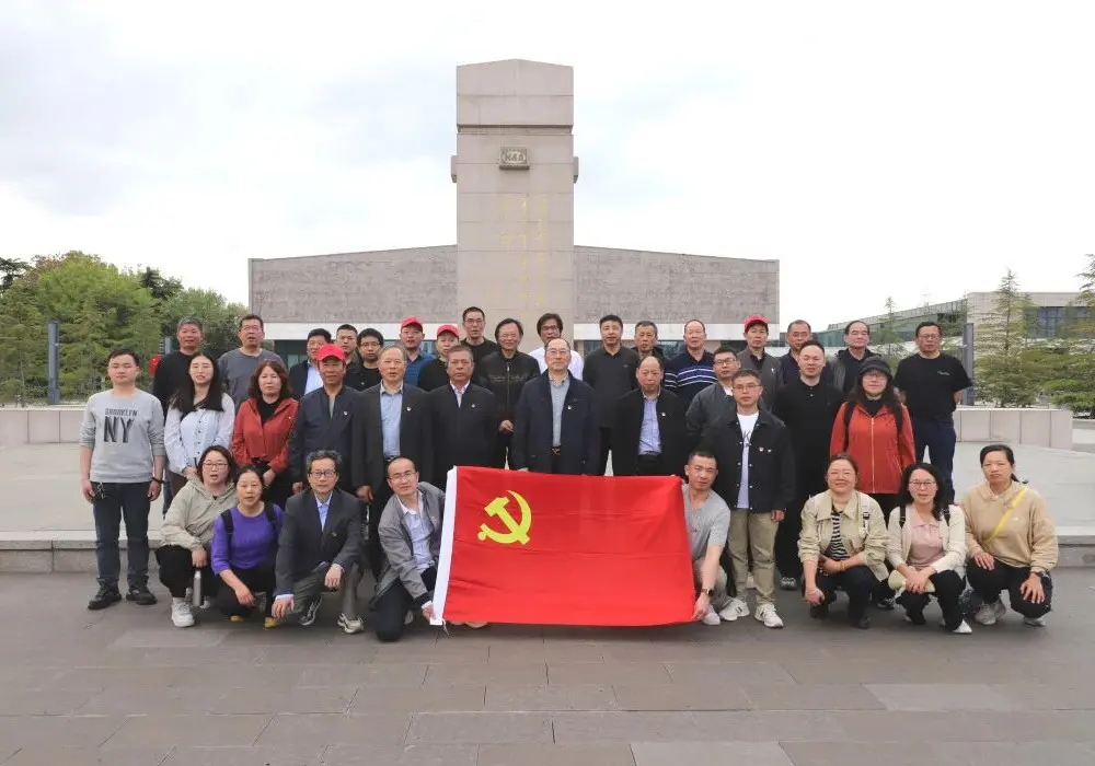 Changshu Polyester Co., Ltd. Lekala la Mokha le hlophisa ketelo ea Yancheng Newth Army Memorial Hall.